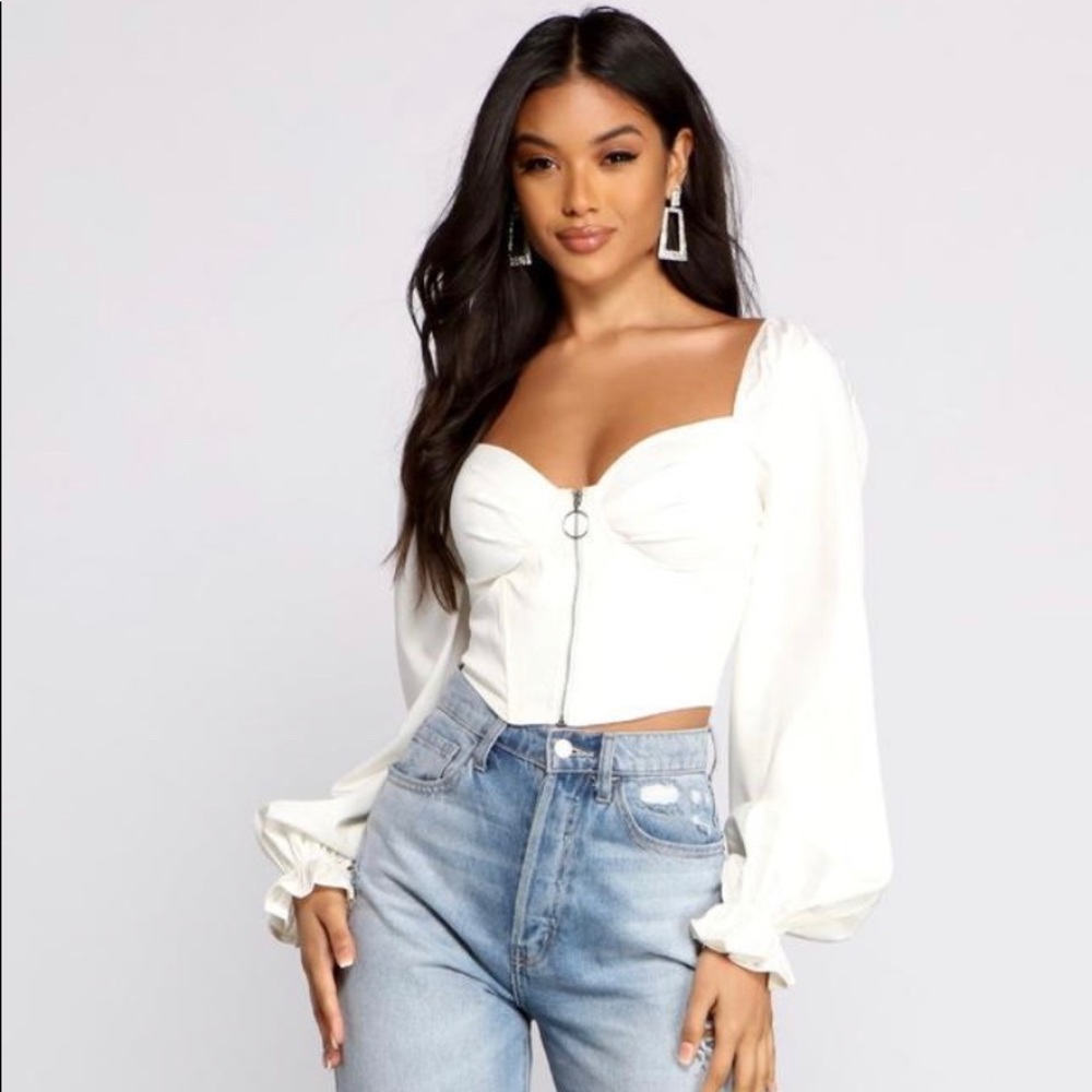 Puffy sleeve cropped top